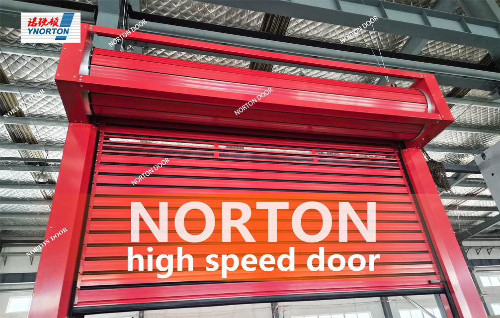 Detta lager använder snabbgående dörrar för att förbättra effektiviteten.