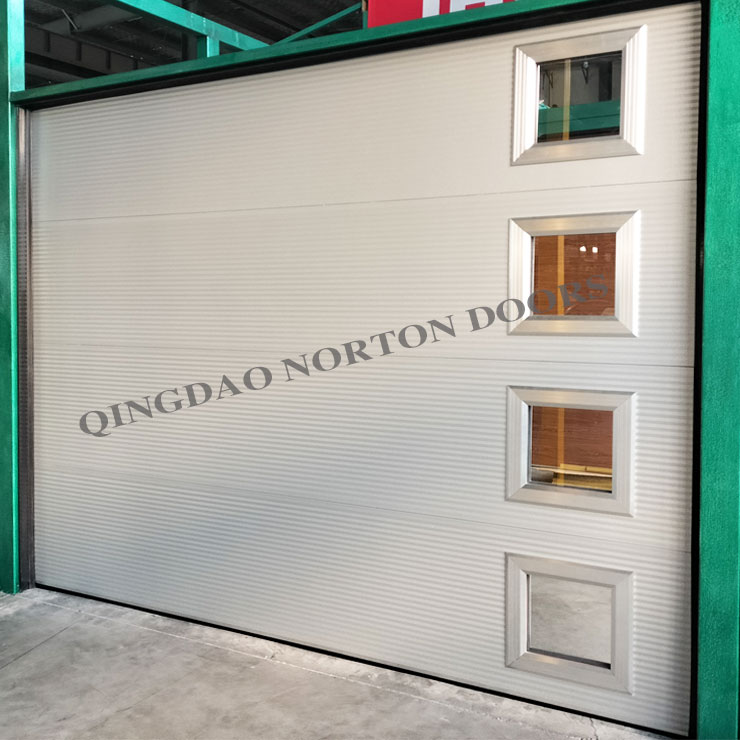 Automatisk garageport med aluminiumlegering härdade glasfönster